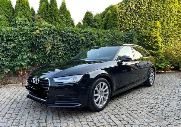 Audi A4 cena 59900 przebieg: 201000, rok produkcji 2016 z Łobez małe 352